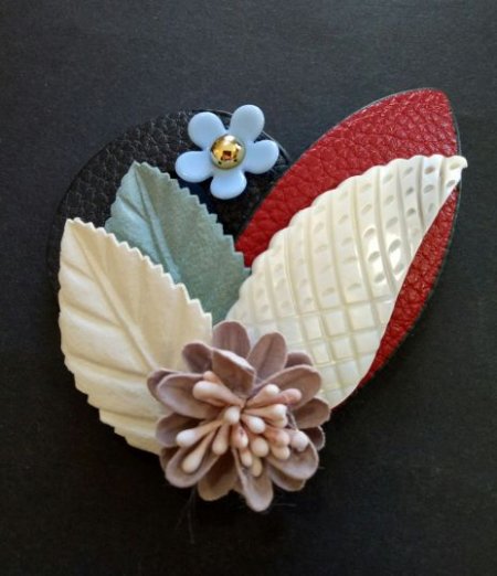 Брошки у стилі "Hand Made"